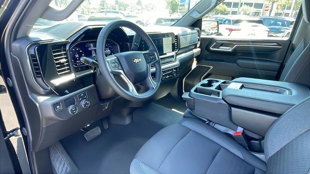 Used 2024 Chevrolet Silverado 1500 LT RWD image 10