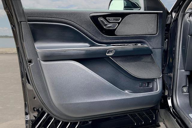 Used 2025 Lincoln Aviator Premiere Utility image 20
