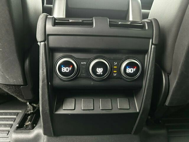 Used 2023 Land Rover Defender 130 X-Dynamic SE image 15