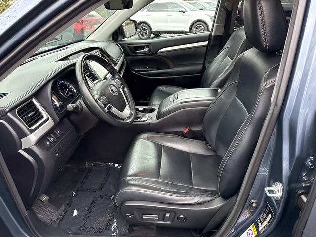 Used 2017 Toyota Highlander XLE image 14