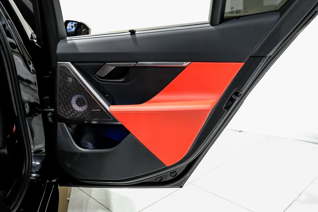 Used 2025 BMW M5 w/ Carbon Package image 50