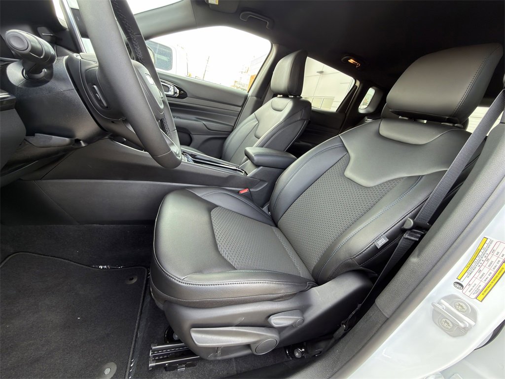 New 2026 Jeep Compass Latitude image 19