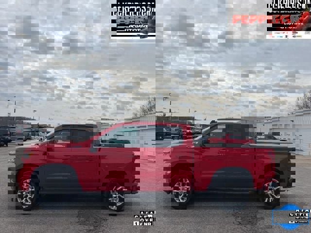 Used 2023 Chevrolet Silverado 1500 RST image 3