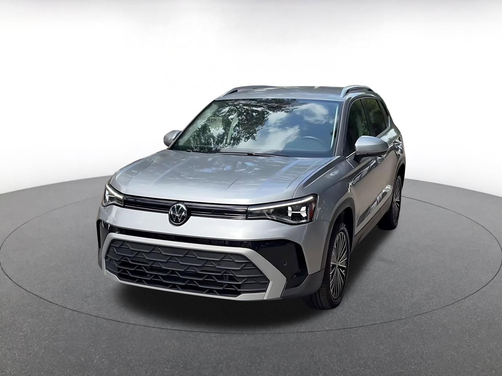 Used 2025 Volkswagen Taos SE FWD image 7
