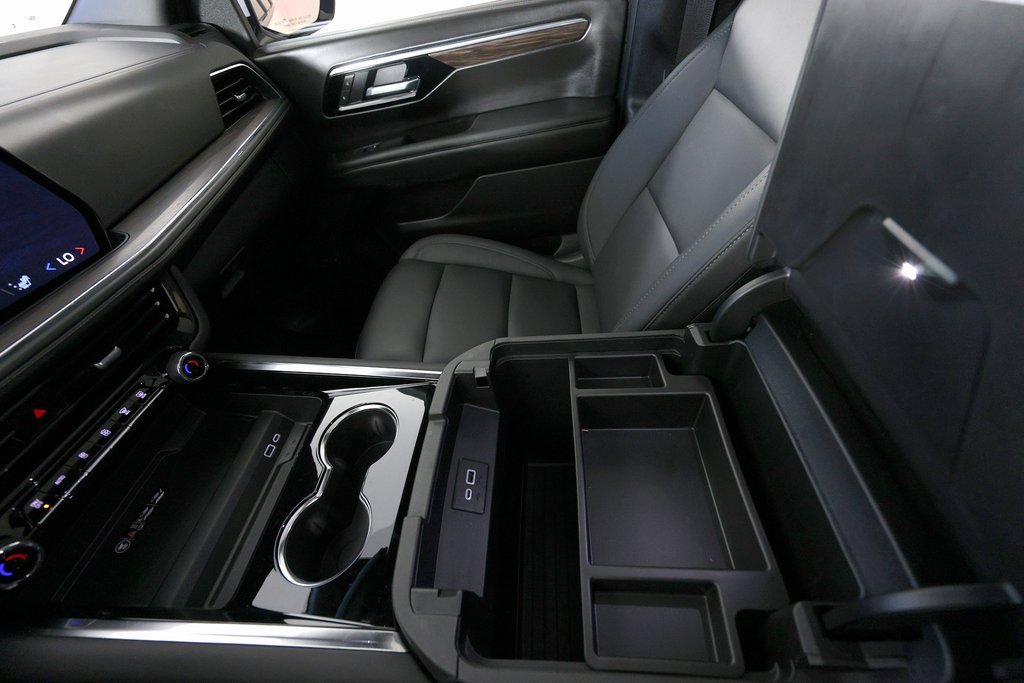 Used 2025 Chevrolet Suburban Z71 w/ Comfort Package image 42