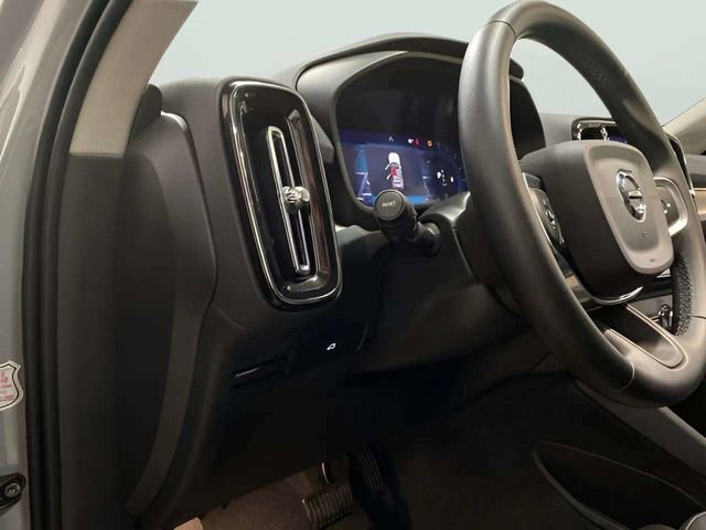 Used 2025 Volvo XC40 B5 Plus AWD/4WD image 41