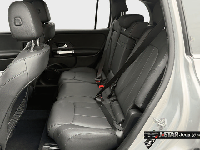 Used 2022 Mercedes-Benz GLB 250 4MATIC w/ Premium Package Lite image 16