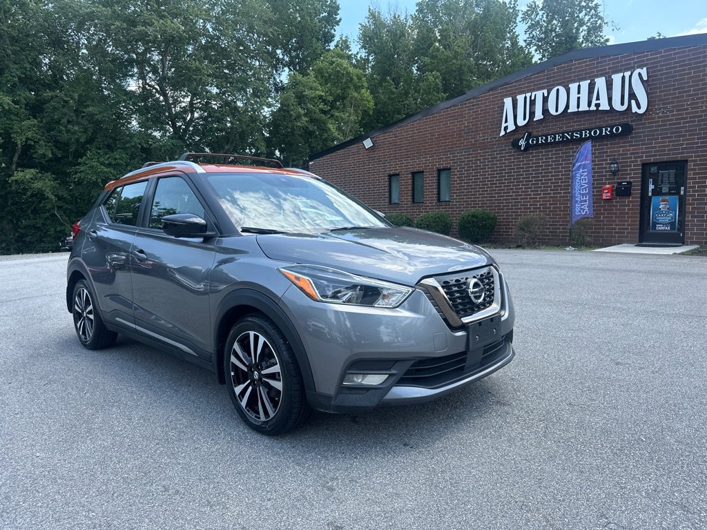Used 2020 Nissan Kicks SR w/ SR Premium Package image 1