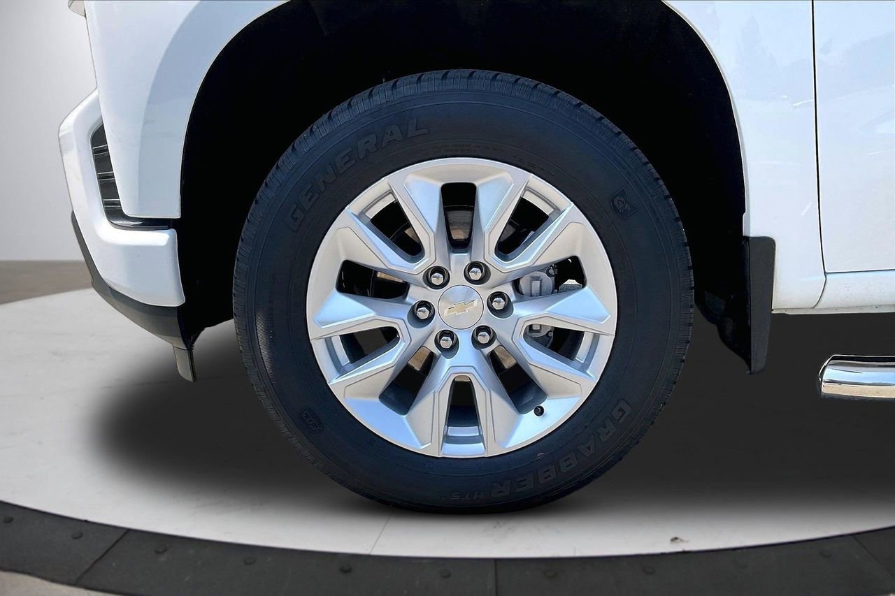 Used 2022 Chevrolet Silverado 1500 Custom AWD/4WD image 32