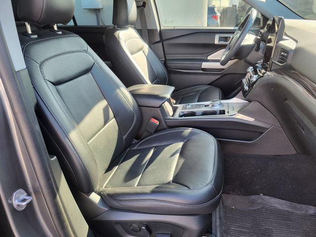 Certified 2023 Ford Explorer Limited w/ Hybrid Equipment Group 310A AWD/4WD image 11