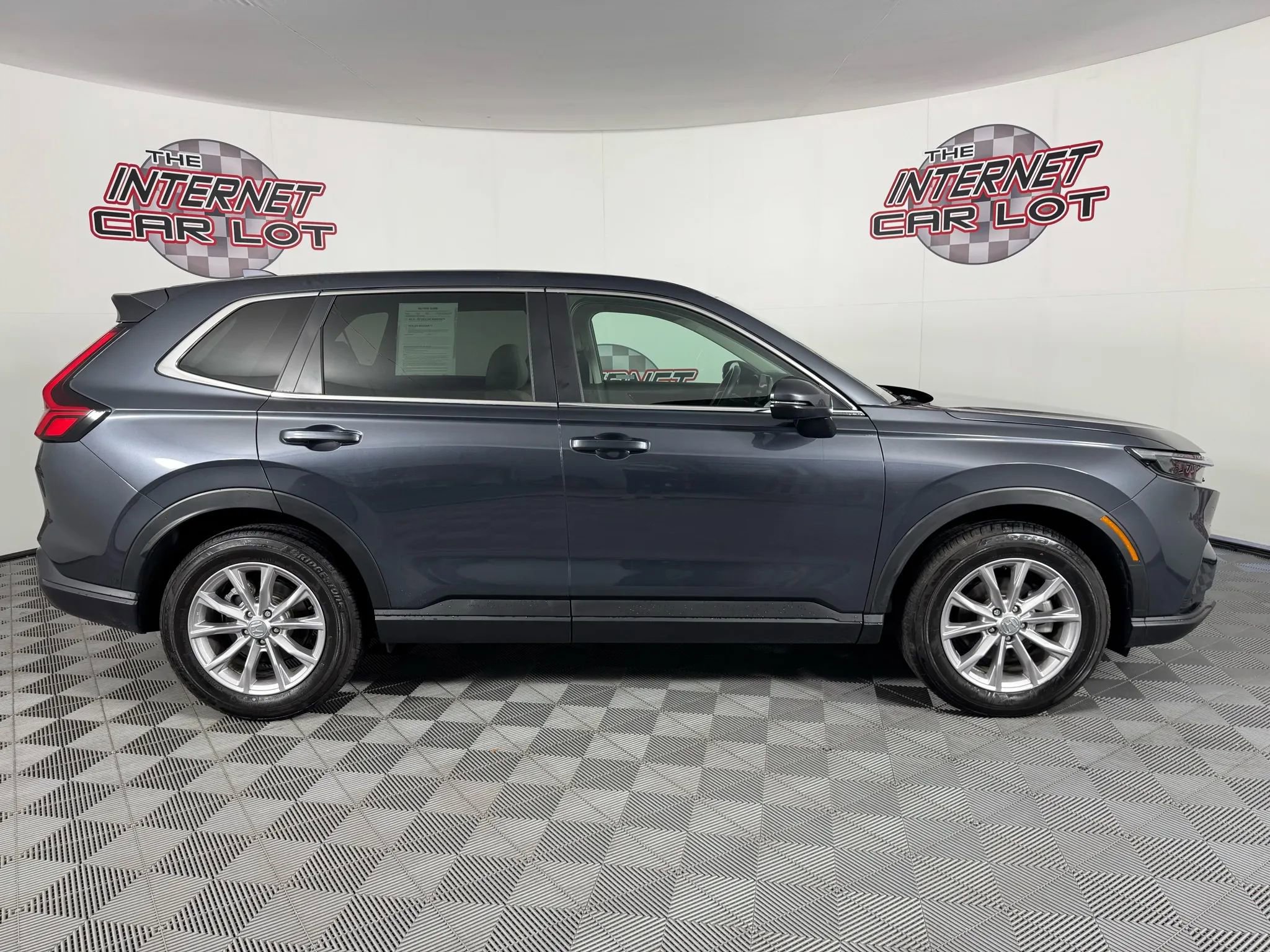 Used 2024 Honda CR-V EX-L image 8