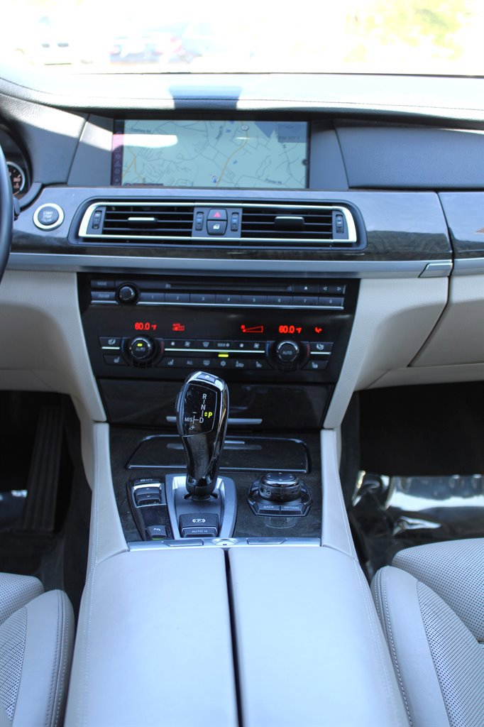 Used 2012 BMW 750Li image 13