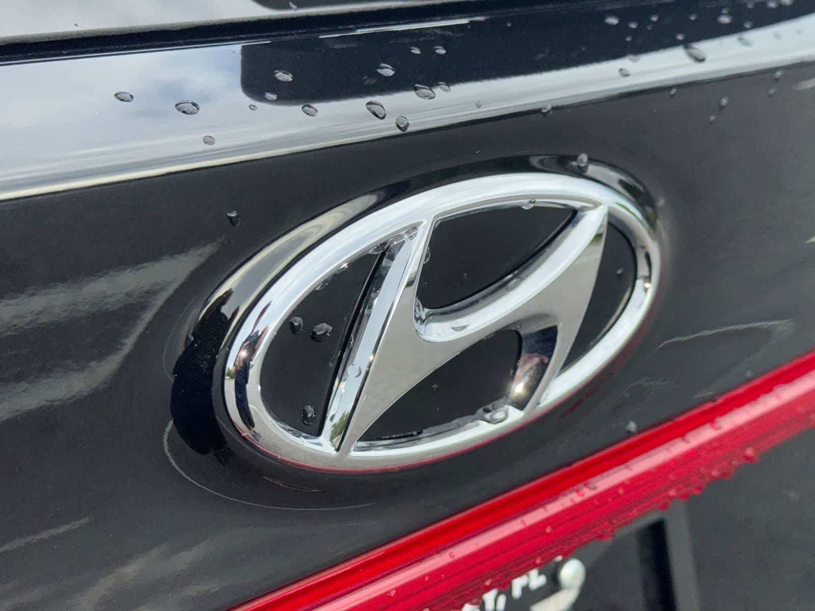Used 2023 Hyundai Santa Fe SEL FWD image 18