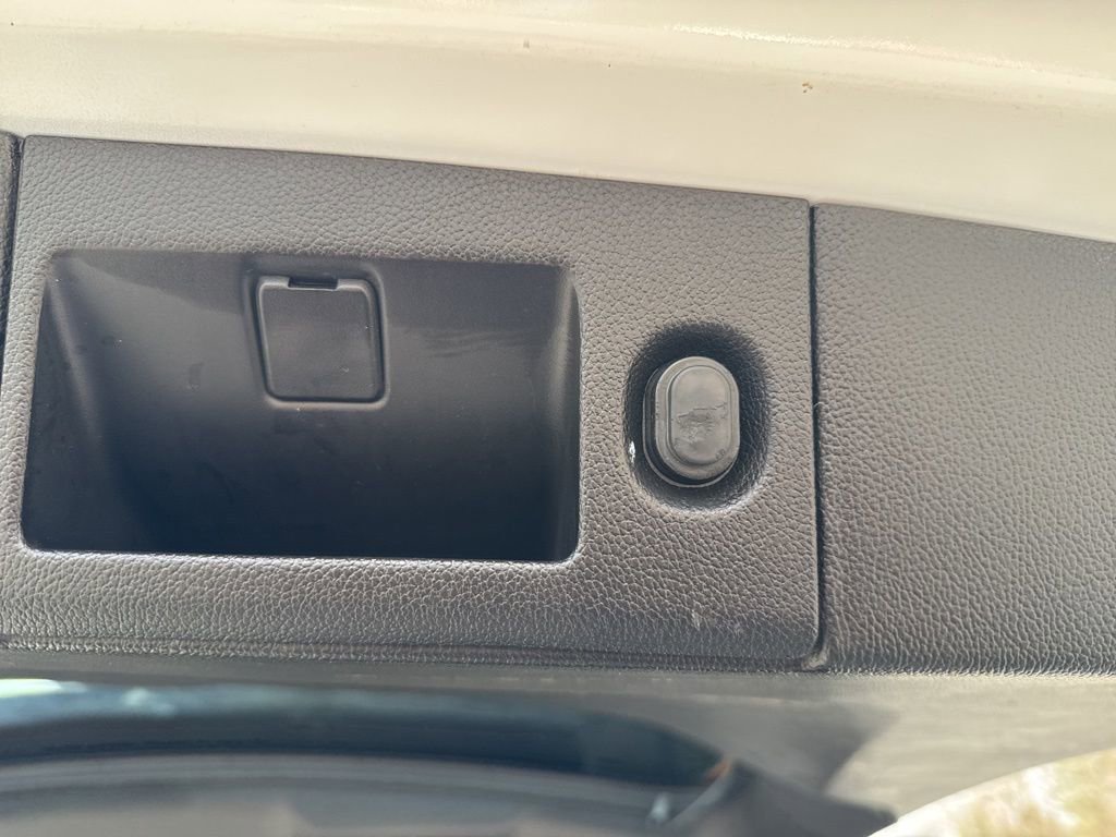 Used 2020 GMC Yukon XL SLT image 64