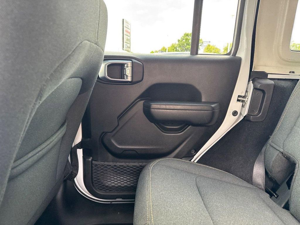Used 2024 Jeep Wrangler Sport S image 11