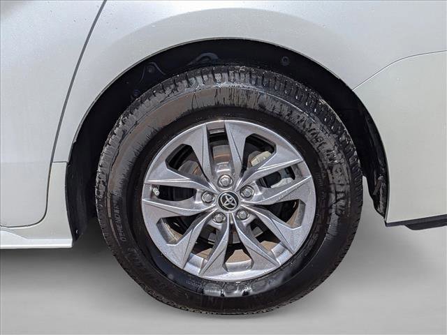 Used 2021 Toyota Sienna XLE video 3