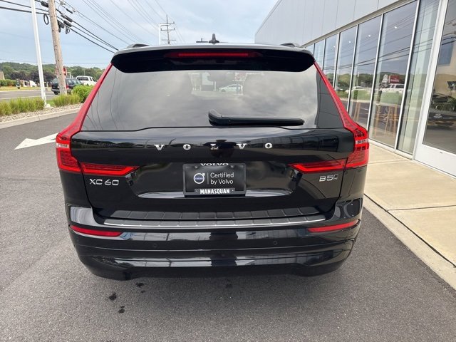 Certified 2022 Volvo XC60 B5 Momentum w/ Advanced Package image 4