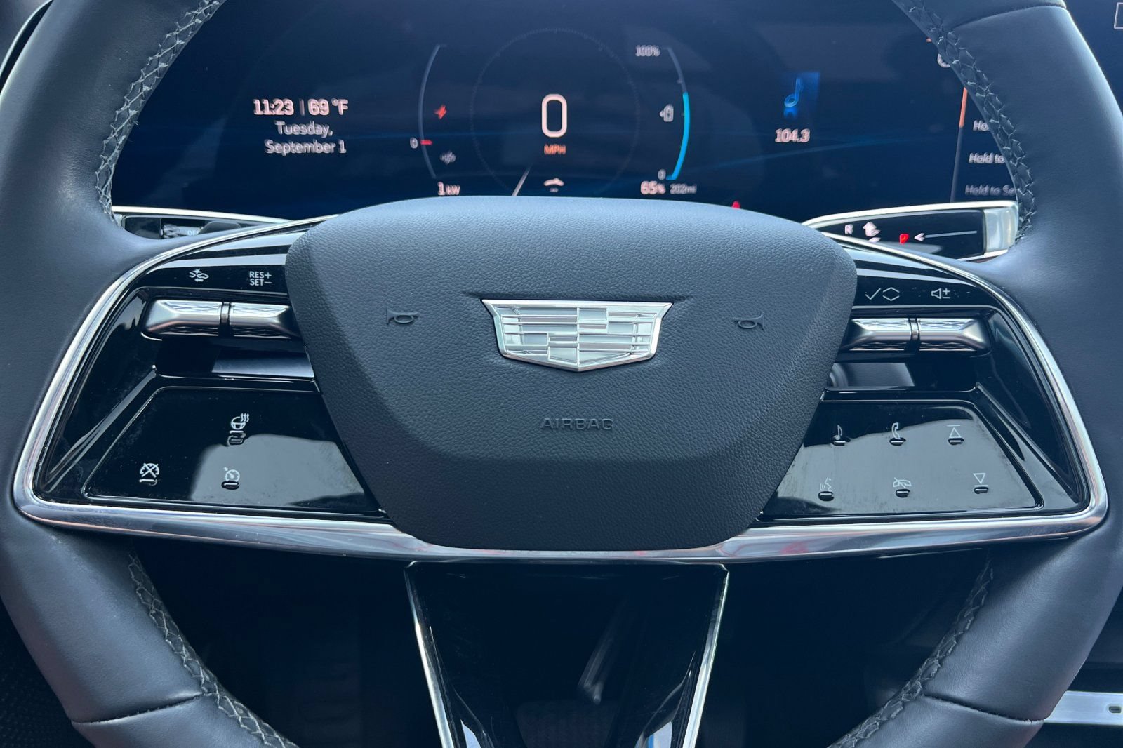 Used 2024 Cadillac Lyriq Sport RWD image 31