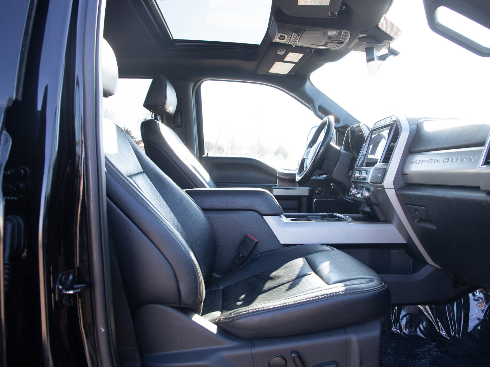 Used 2022 Ford F250 Lariat w/ Tremor Off-Road Package image 12