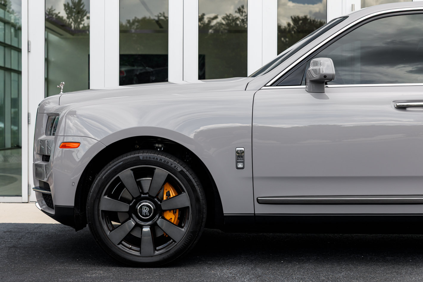 Certified 2024 Rolls-Royce Cullinan w/ Interior Detailing Package AWD/4WD image 5