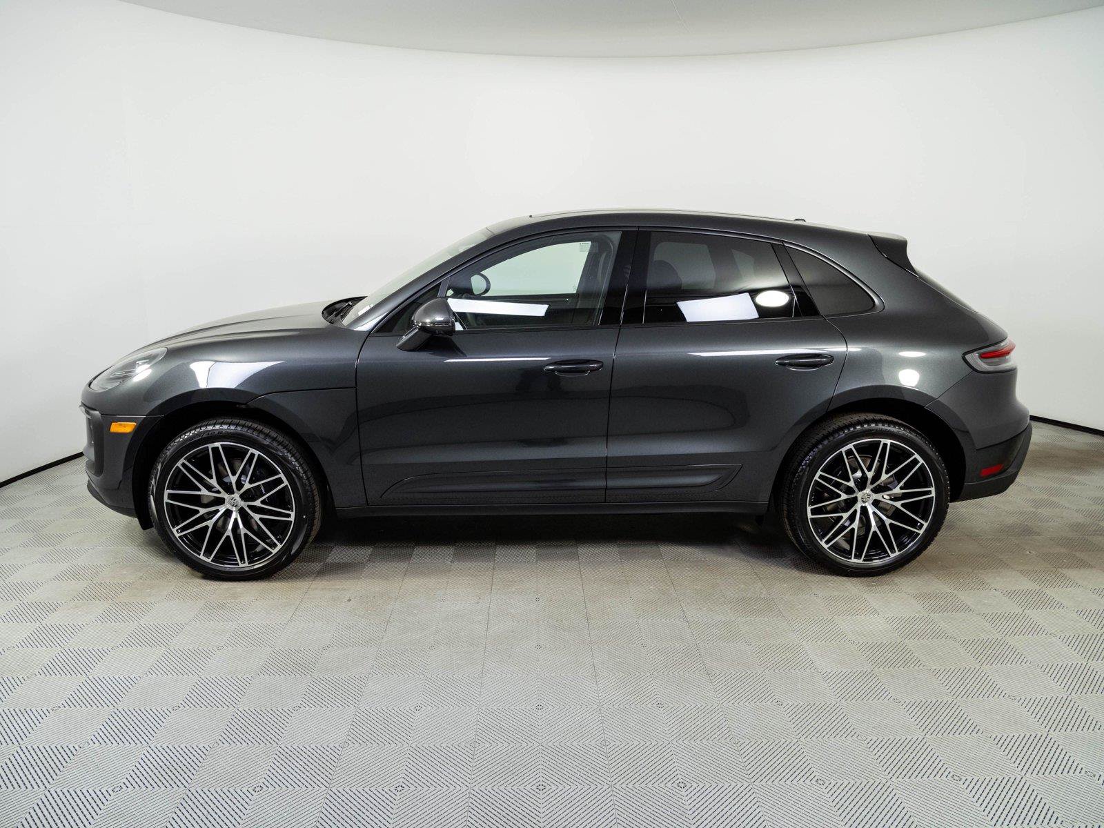 New 2026 Porsche Macan AWD/4WD image 2