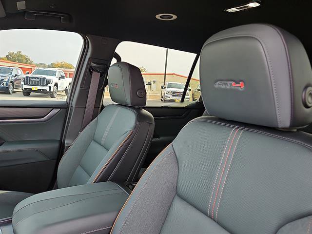 Used 2024 GMC Acadia AT4 w/ Luxury Package image 12
