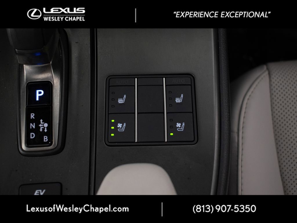 Used 2025 Lexus UX 300h FWD image 37