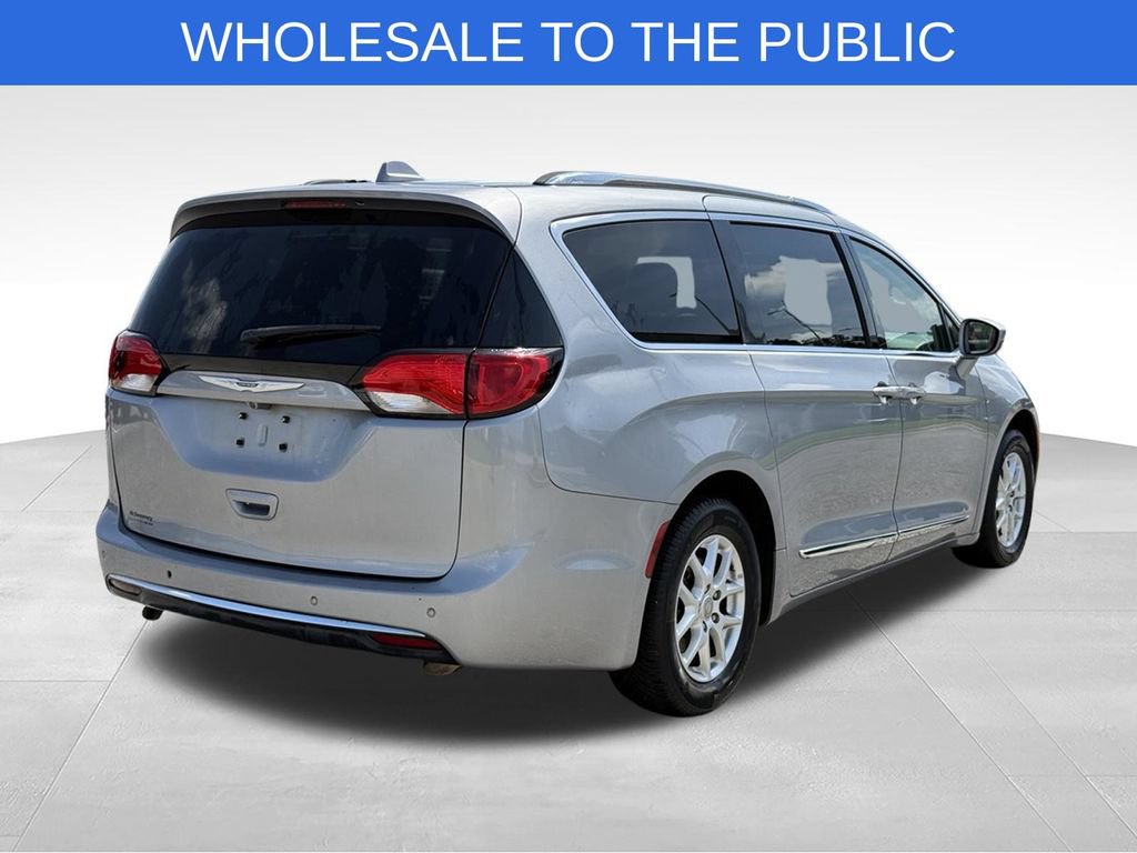 Used 2020 Chrysler Pacifica Touring-L FWD image 26