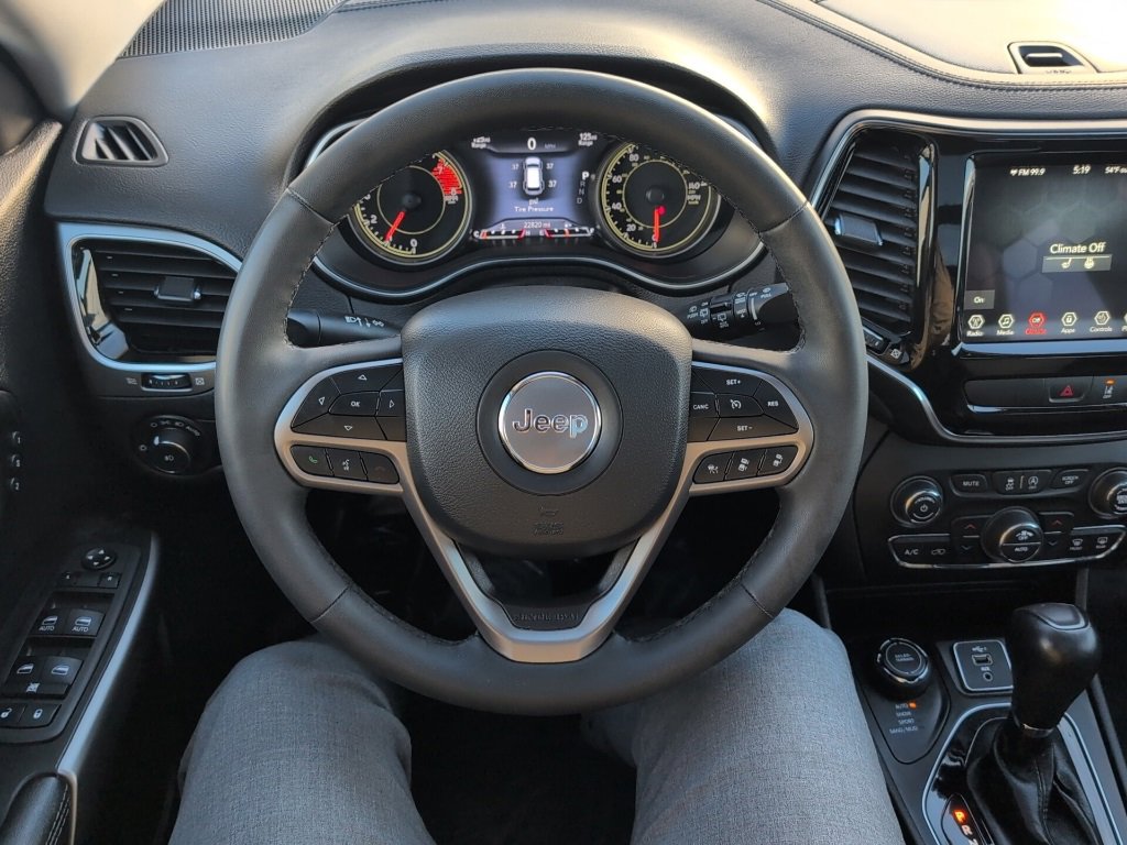 Used 2022 Jeep Cherokee Limited image 28