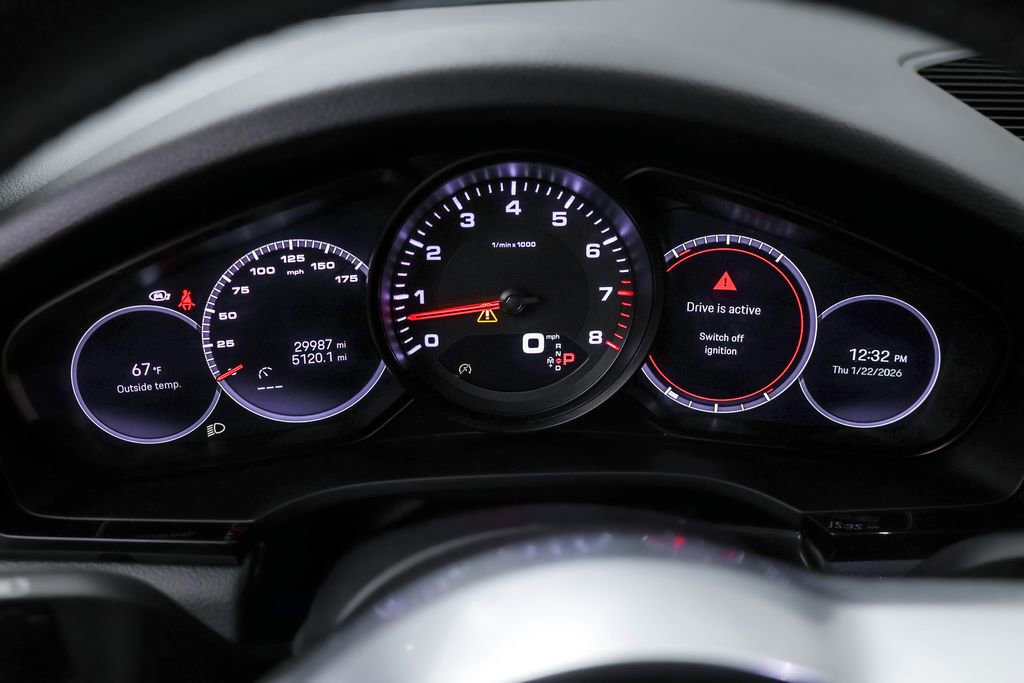 Used 2022 Porsche Cayenne AWD/4WD image 19