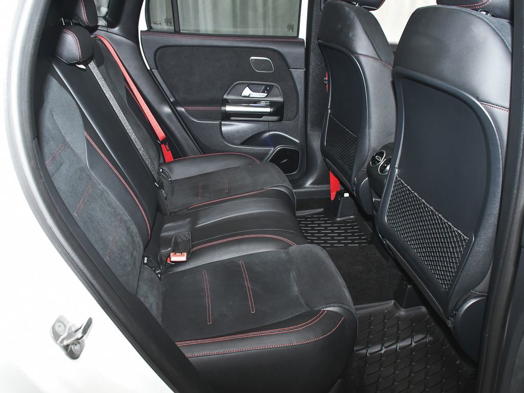 Used 2024 Mercedes-Benz GLA 35 AMG 4MATIC image 57