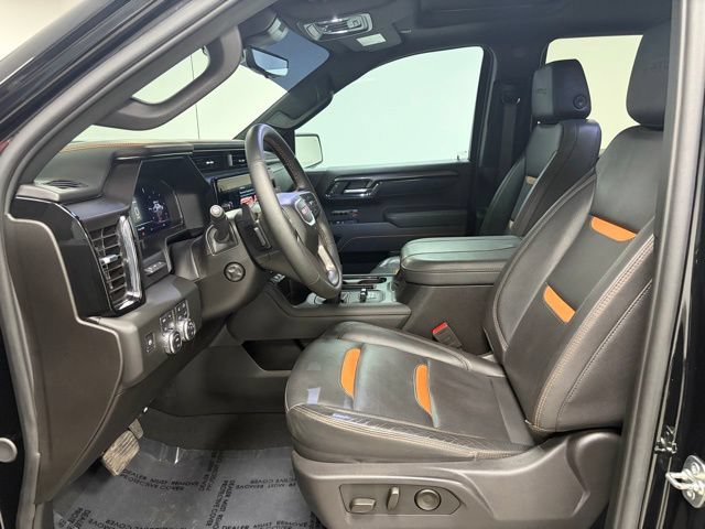 Used 2025 GMC Sierra 1500 AT4 w/ Technology Package AWD/4WD image 19