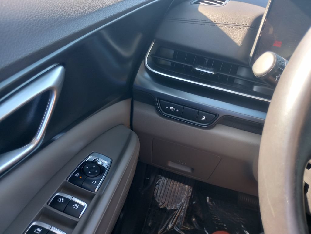Used 2025 Kia Carnival FWD image 24