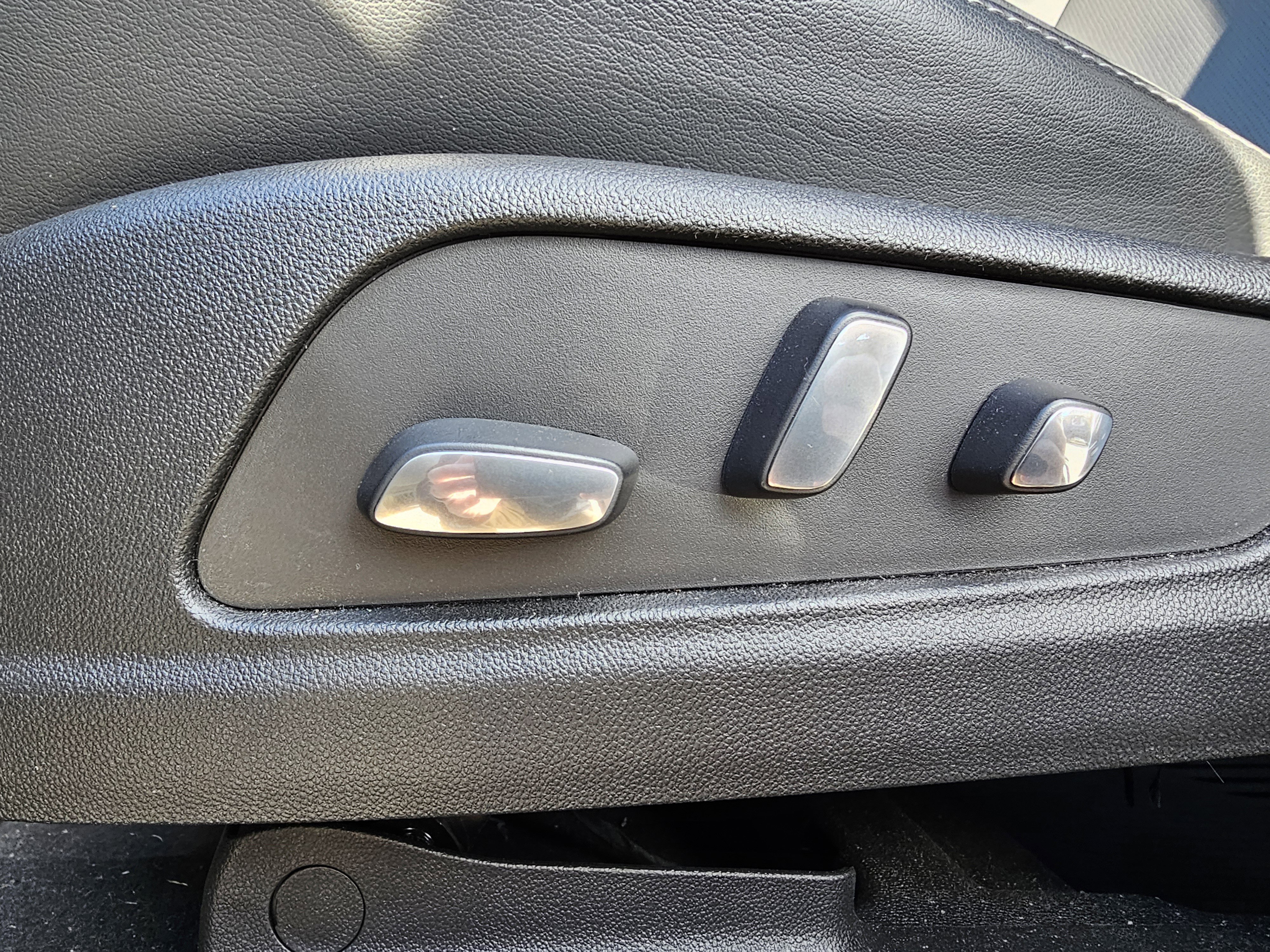 Used 2024 Cadillac XT6 Premium Luxury image 21