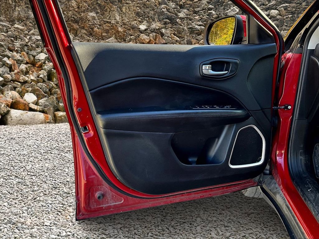 Used 2018 Jeep Compass Latitude image 20