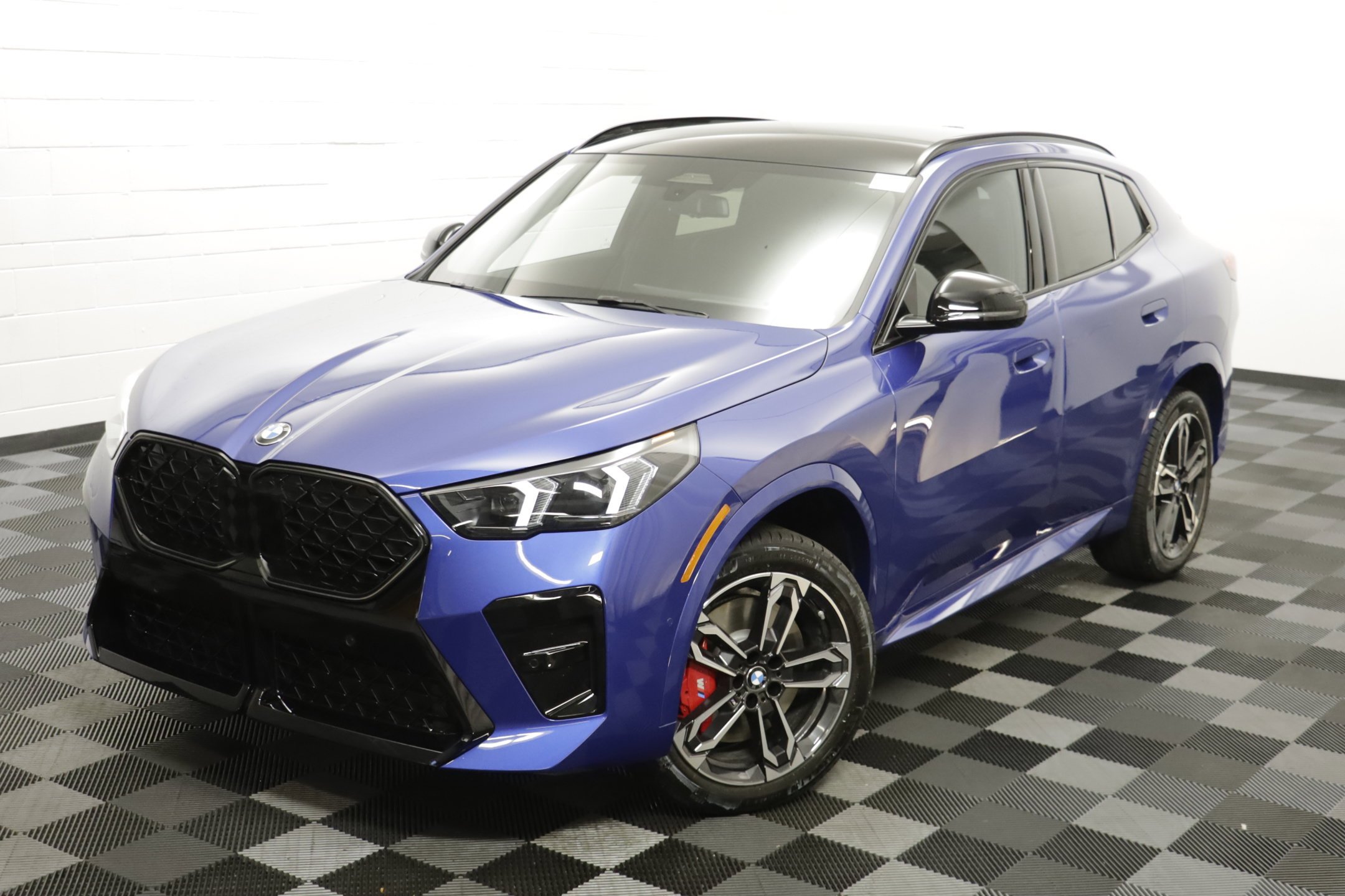 New 2027 BMW X2 xDrive28i w/ M Sport Package AWD/4WD image 2