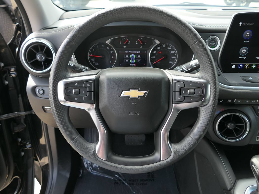 Used 2025 Chevrolet Blazer LT FWD image 16