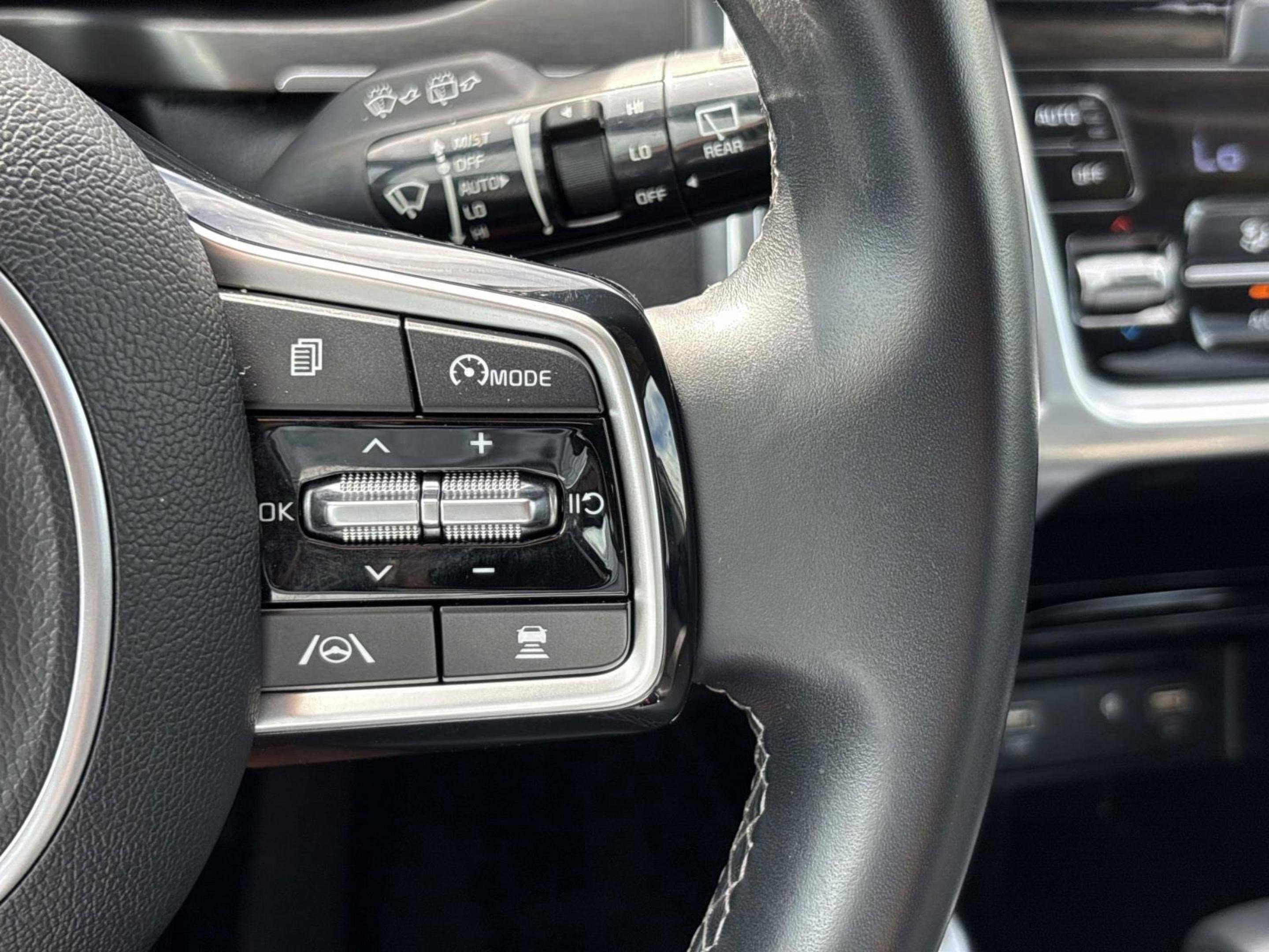 Used 2023 Kia Sorento SX image 31