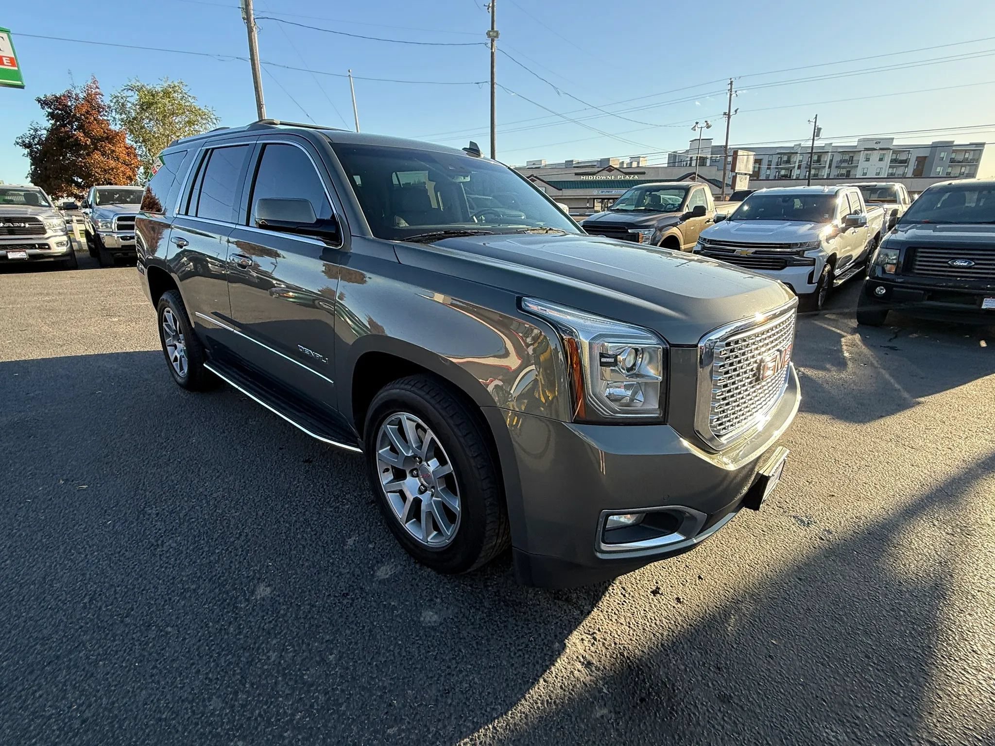 Used 2017 GMC Yukon Denali w/ Open Road Package AWD/4WD image 7