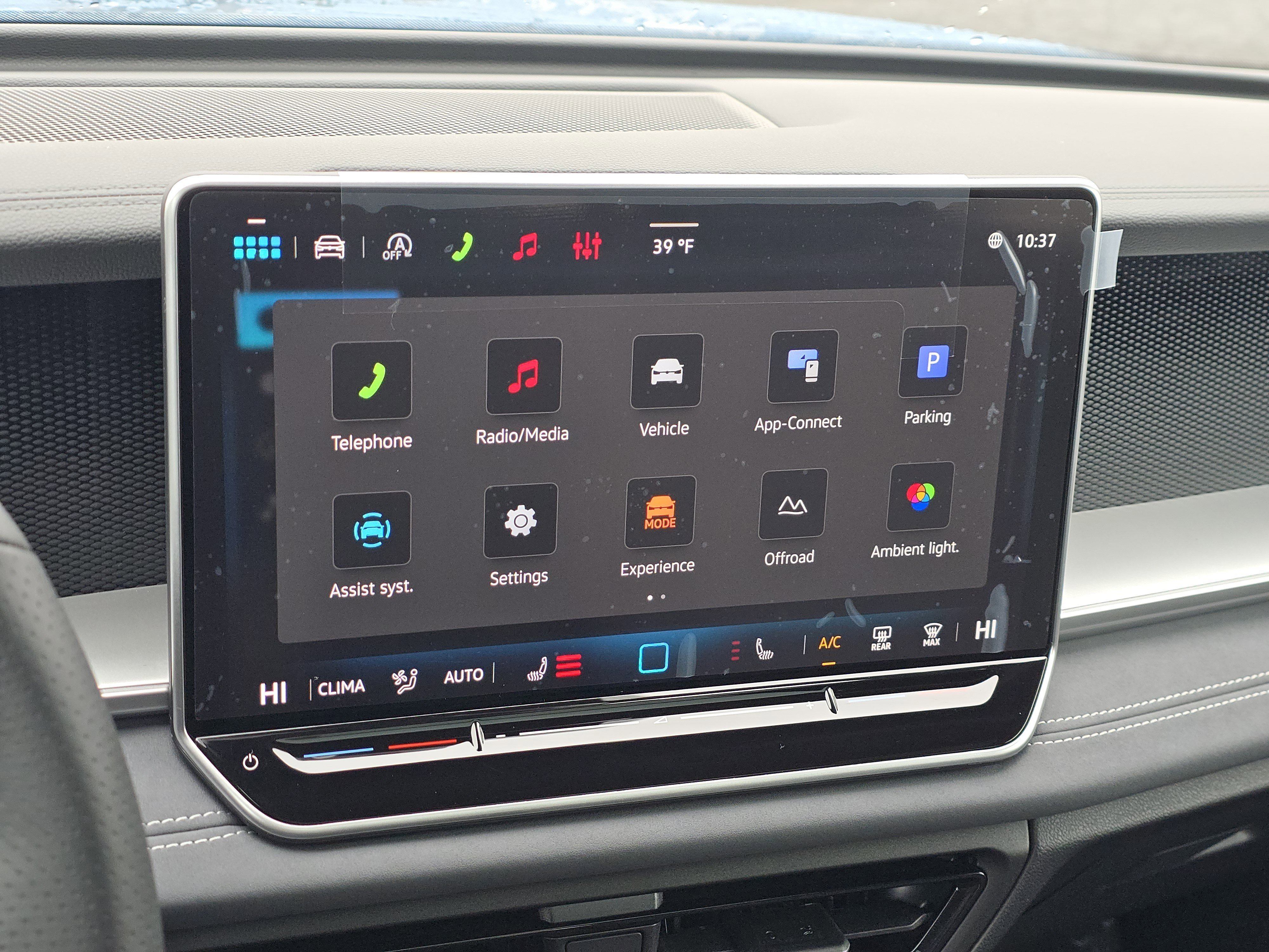 New 2026 Volkswagen Tiguan SE R-Line image 12