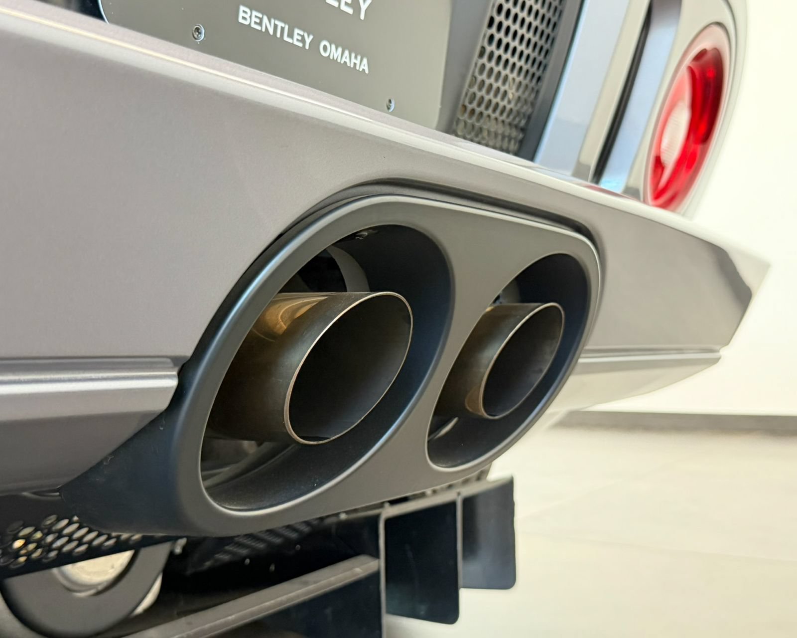 Used 2006 Ford GT RWD image 45