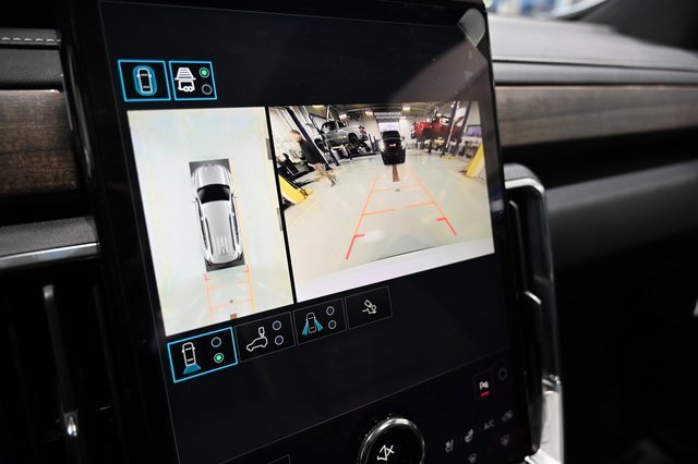 New 2026 GMC Acadia Denali Ultimate w/ LPO, Floor Liner Package image 18