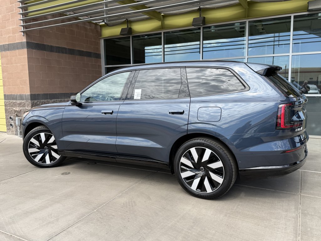 Used 2025 Volvo EX90 Ultra AWD/4WD image 5