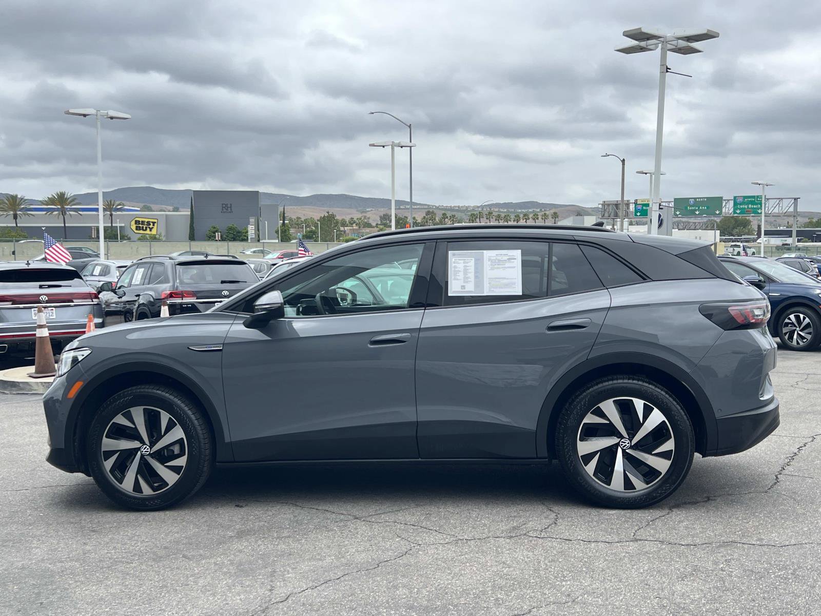 Certified 2023 Volkswagen ID.4 Pro AWD/4WD image 2