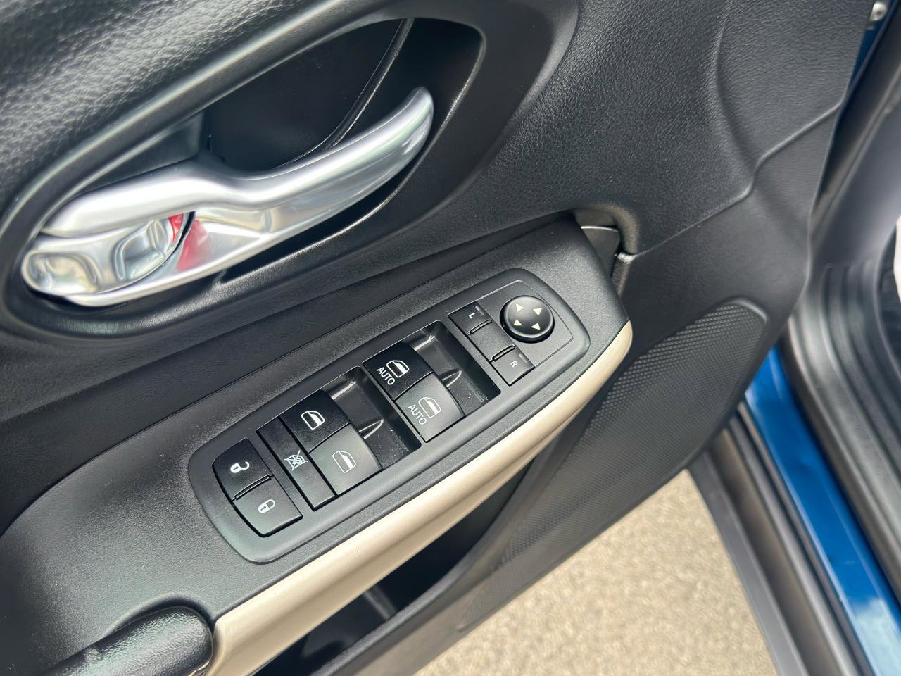 Used 2018 Jeep Cherokee Limited image 13