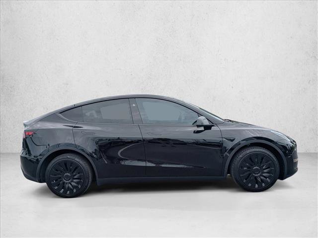 Used 2024 Tesla Model Y Long Range AWD/4WD image 4