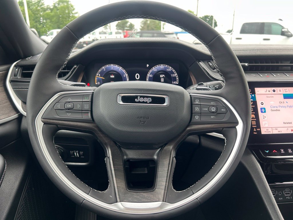New 2026 Jeep Grand Cherokee Limited w/ Limited Altitude Package AWD/4WD image 9