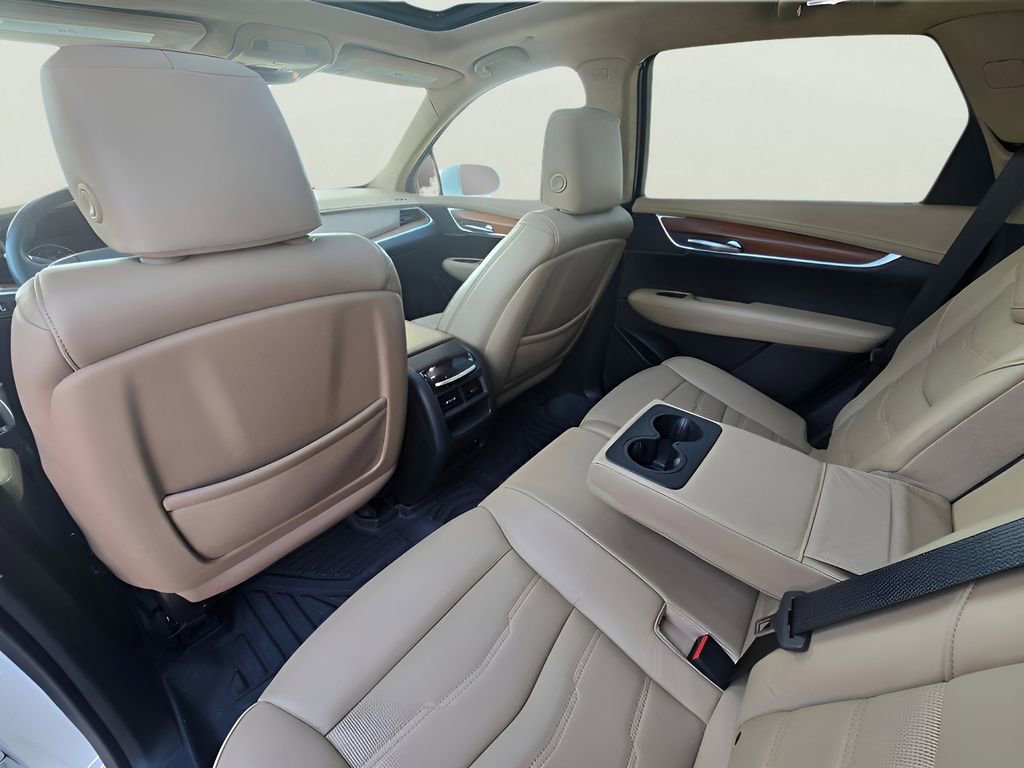 Used 2017 Cadillac XT5 Platinum w/ Driver Assist Package image 32