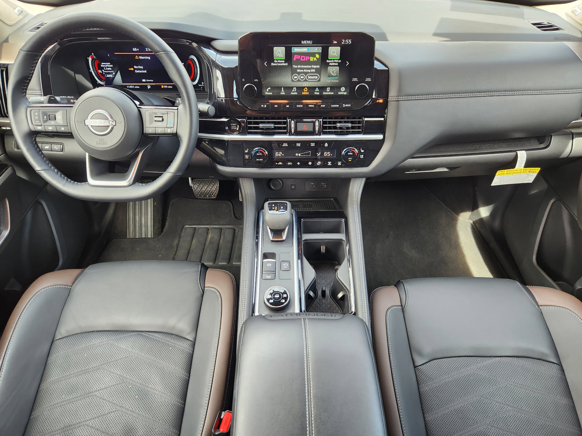 Used 2025 Nissan Pathfinder Platinum w/ Black Appearance Package AWD/4WD image 23