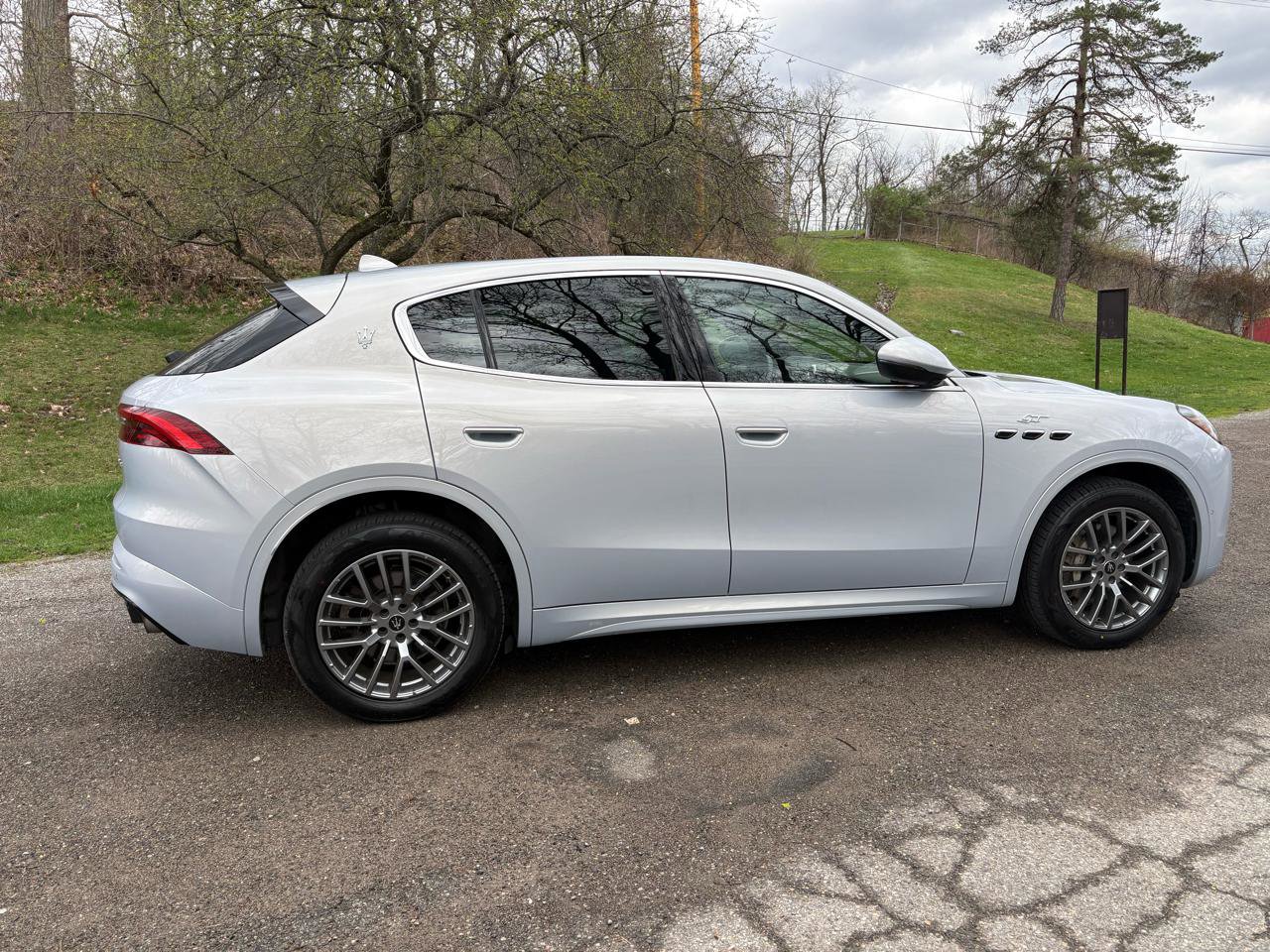 Used 2024 Maserati Grecale GT image 10